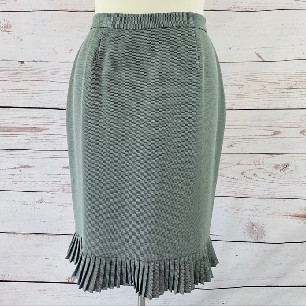 Jones Studio pencil skirt with pleated hem 14W
